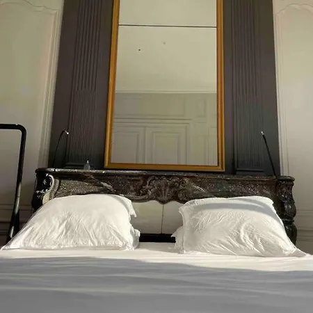 Les Halles Magnifique 100 M2 .parking 300 Metres * Tours