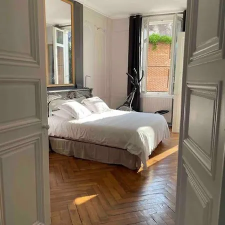 Appartamento Les Halles Magnifique 100 M2 .parking 300 Metres *